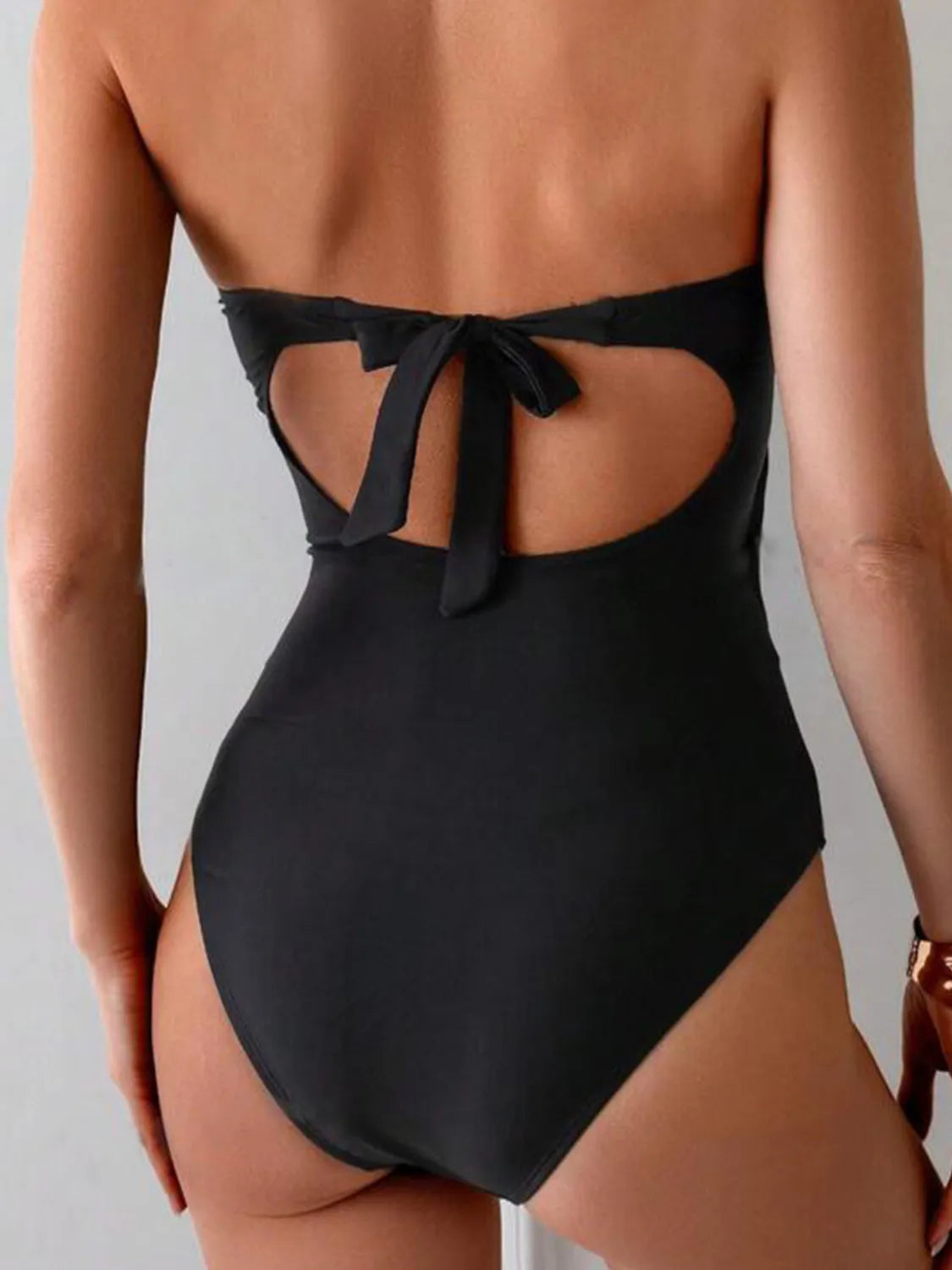 Women's Cutout Sweetheart Neck One-Piece Swimsuit Tummy Control